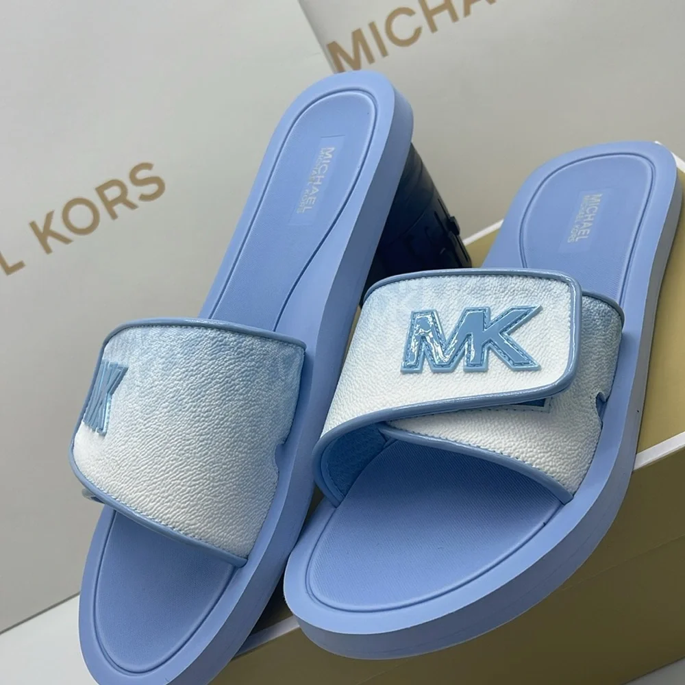 Michael Kors Slide Logo Sandals Palmer Ombré Signature
Light Sky
NWT - Picture 6 of 16